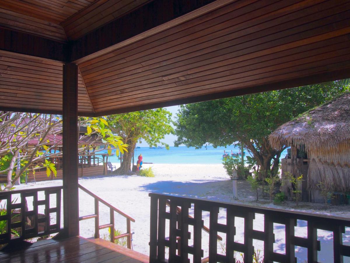 Chareena Beachside Koh Lipe Exterior photo