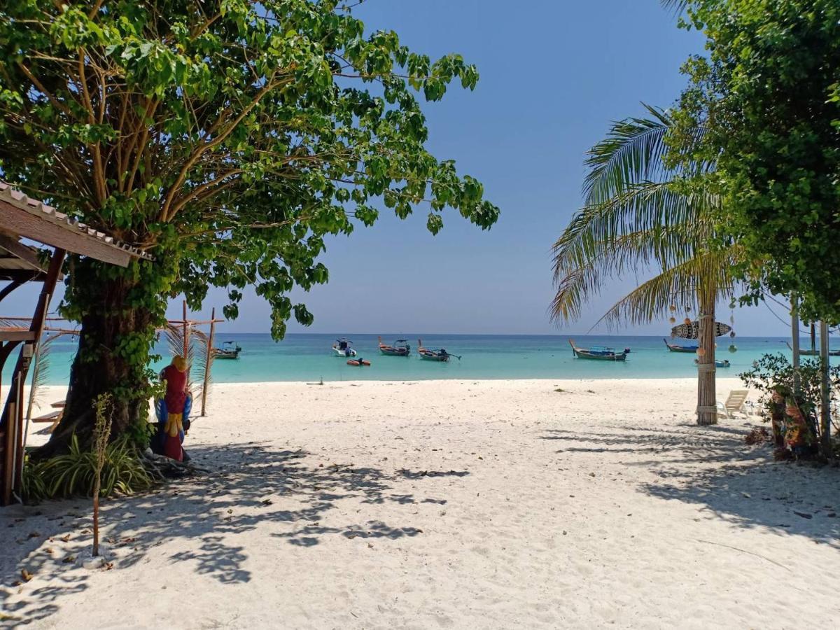 Chareena Beachside Koh Lipe Exterior photo